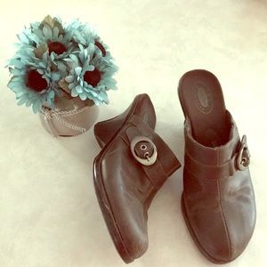 Used Brown Clogs